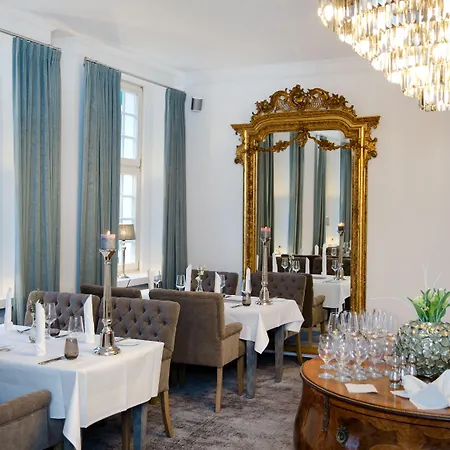 Parkhotel Fritz Am Brunnen מלון