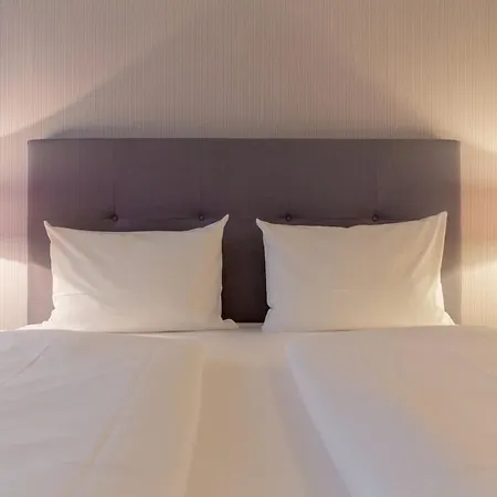 Parkhotel Fritz Am Brunnen מלון